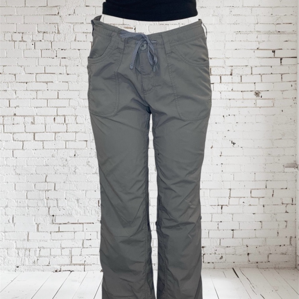 The North Face Gray Straight Leg Pants ⭐️